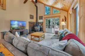 3BR w Hot Tub By Donner Lake & Skiing Truckee